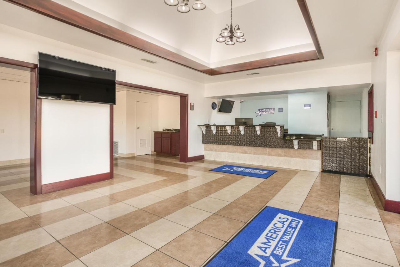 Americas Best Value Inn Stockbridge Exteriér fotografie