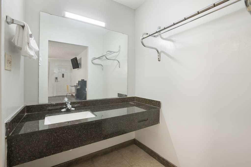 Americas Best Value Inn Stockbridge Pokoj fotografie