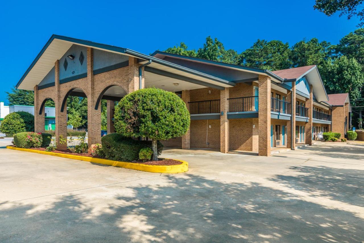 Americas Best Value Inn Stockbridge Exteriér fotografie