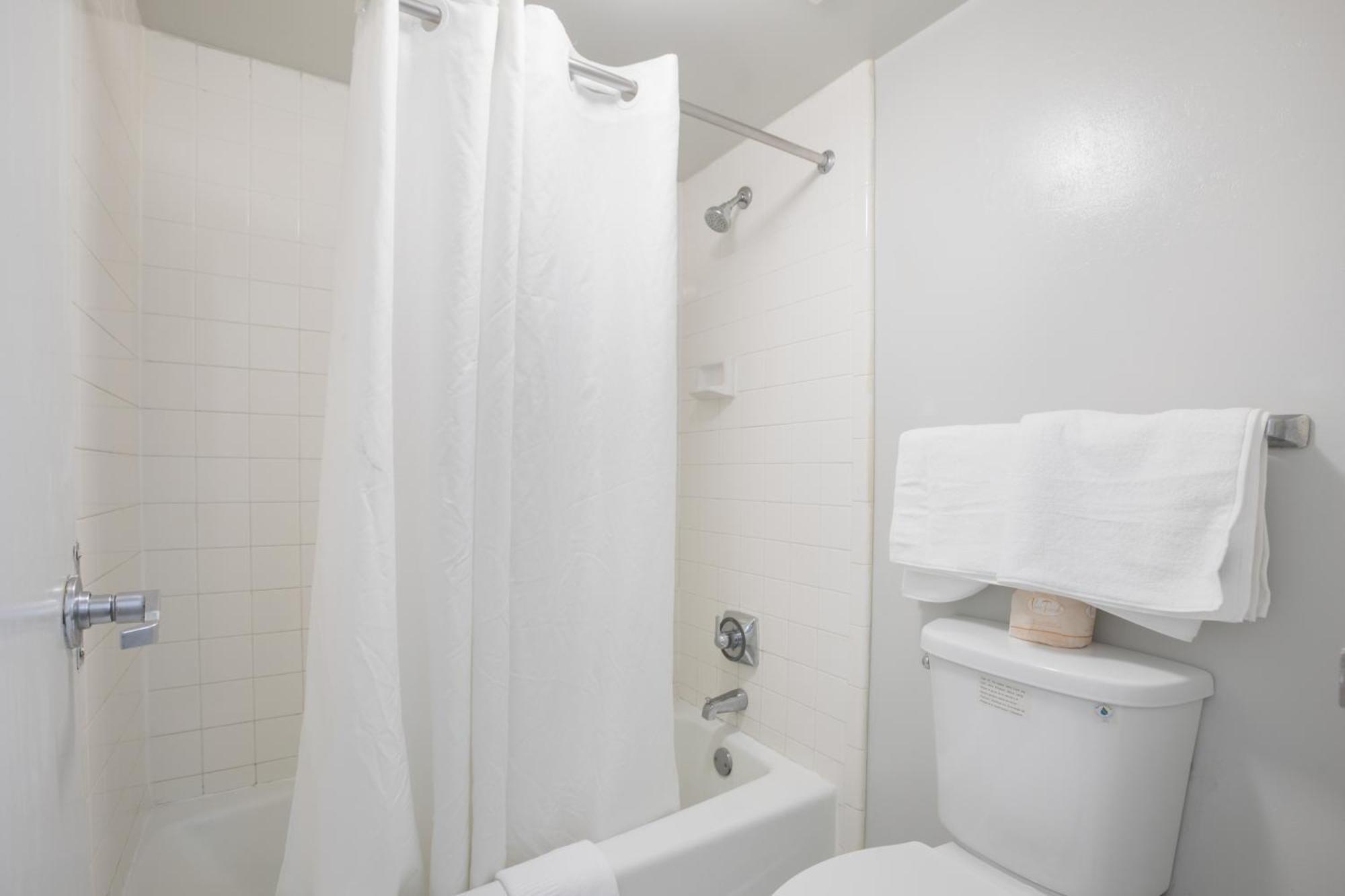 Americas Best Value Inn Stockbridge Pokoj fotografie