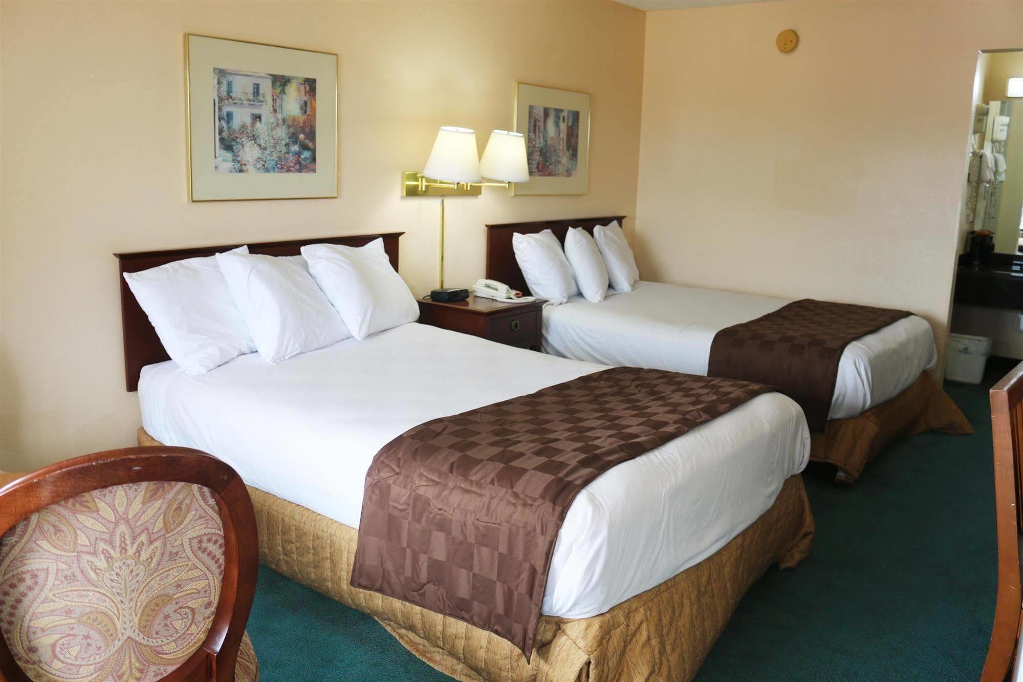 Americas Best Value Inn Stockbridge Exteriér fotografie