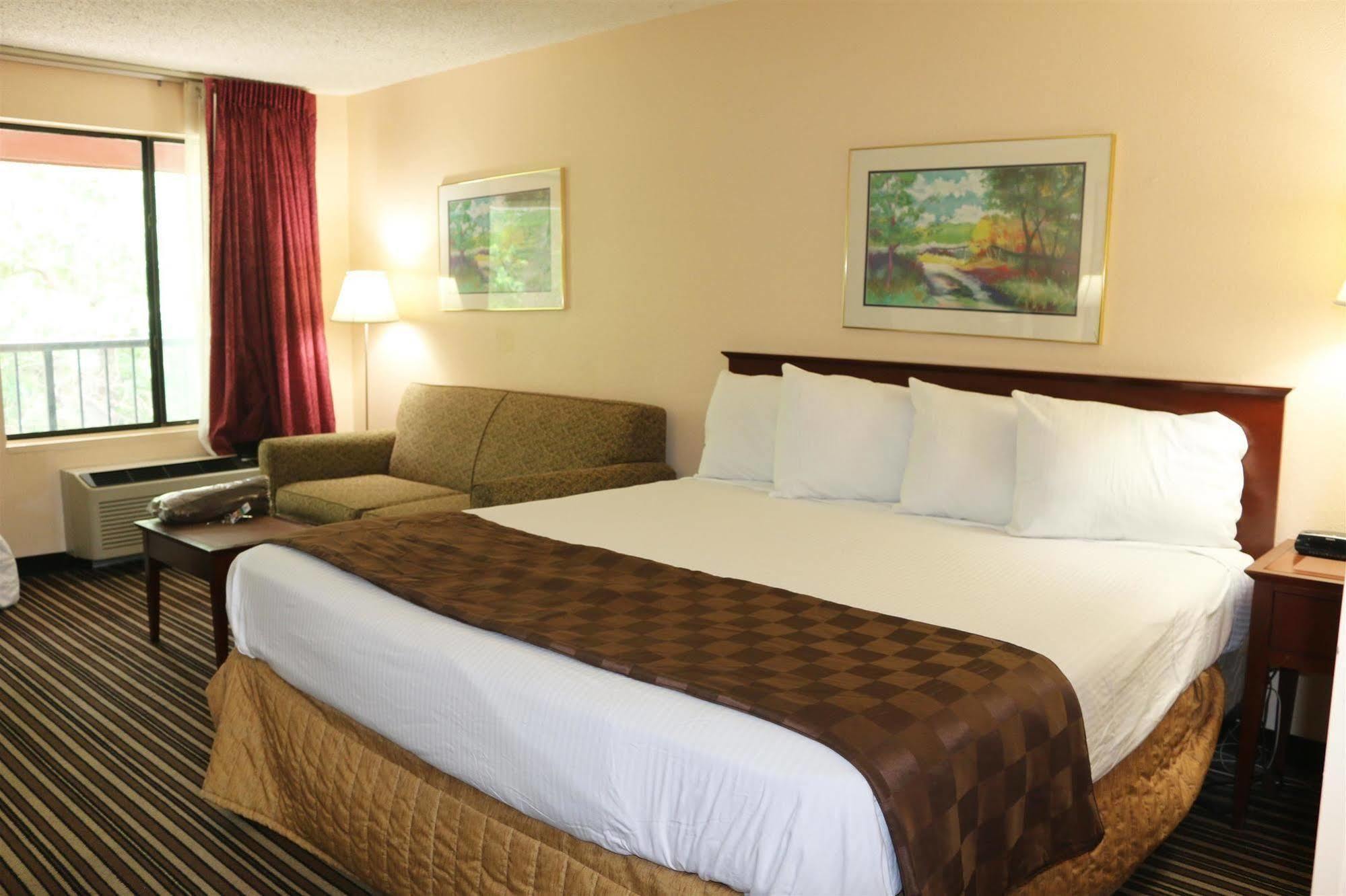 Americas Best Value Inn Stockbridge Exteriér fotografie
